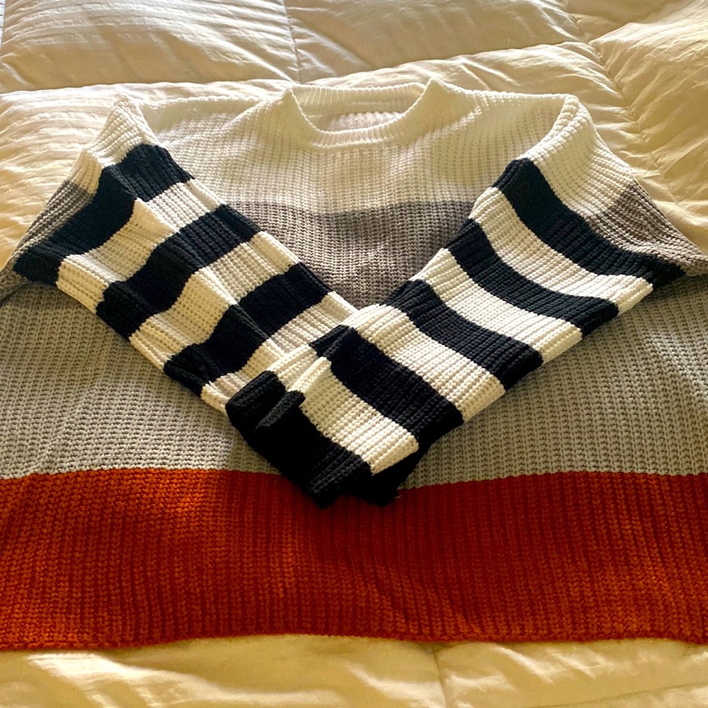 XL multi color block sweater with long sleeves and oversized